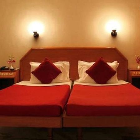 Hotel Ram International Pondicherry Exteriör bild