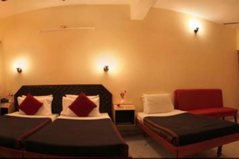Hotel Ram International Pondicherry Exteriör bild
