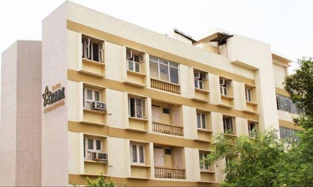Hotel Ram International Pondicherry Exteriör bild