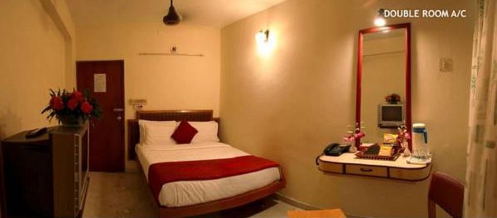 Hotel Ram International Pondicherry Exteriör bild